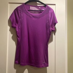 Avia sports shirt. Size Lg